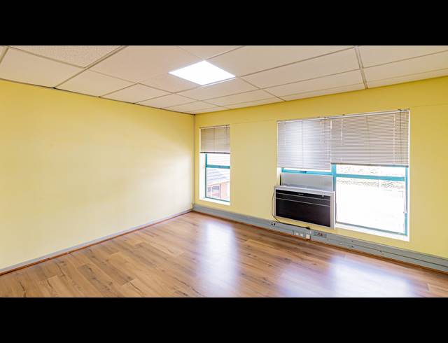 212M² OFFICE TO LET IN FERNDALE